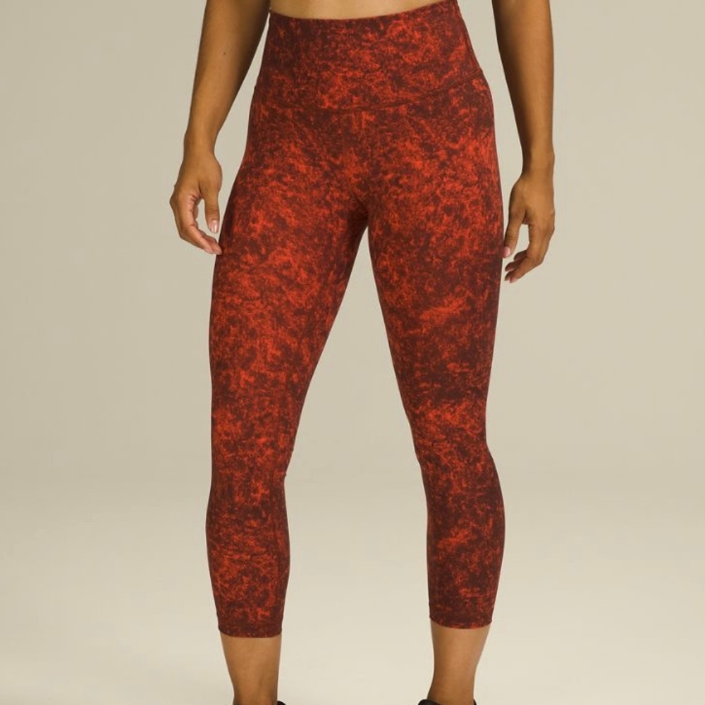 Lululemon Wunder Train High Rise Crop NEW! Size 20